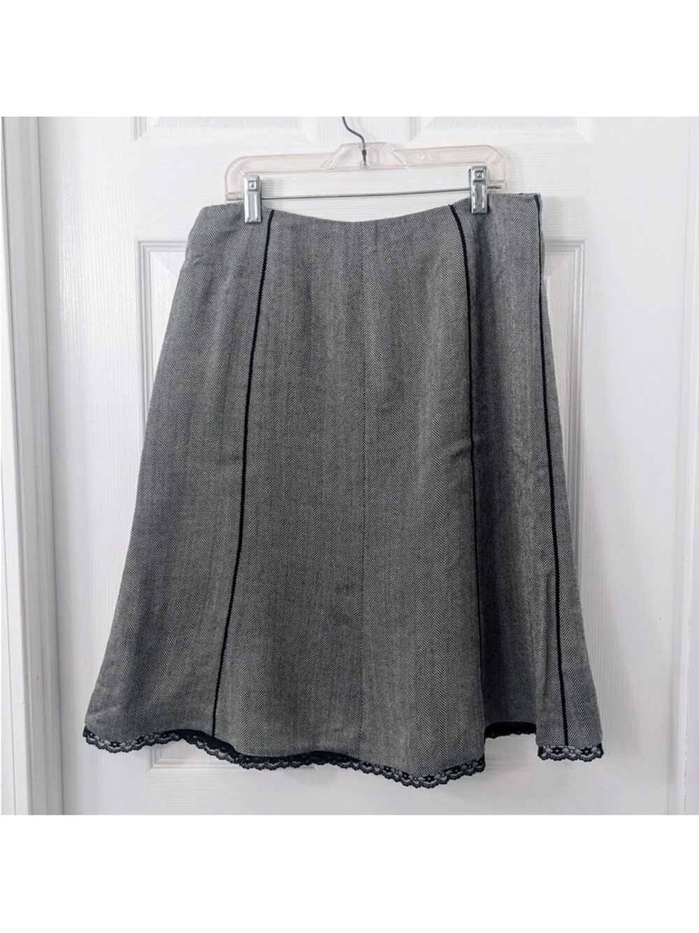 Oscar de la Renta *Vintage* Gray A-Line Skirt with Black Trim